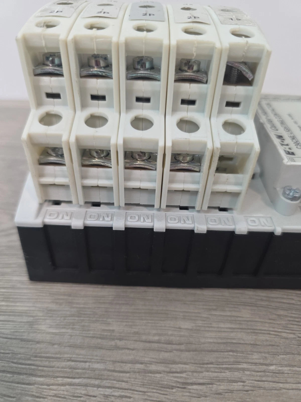 Eaton C30CN3 9 Pole Lighting Contactor 30A 460-480V Coil