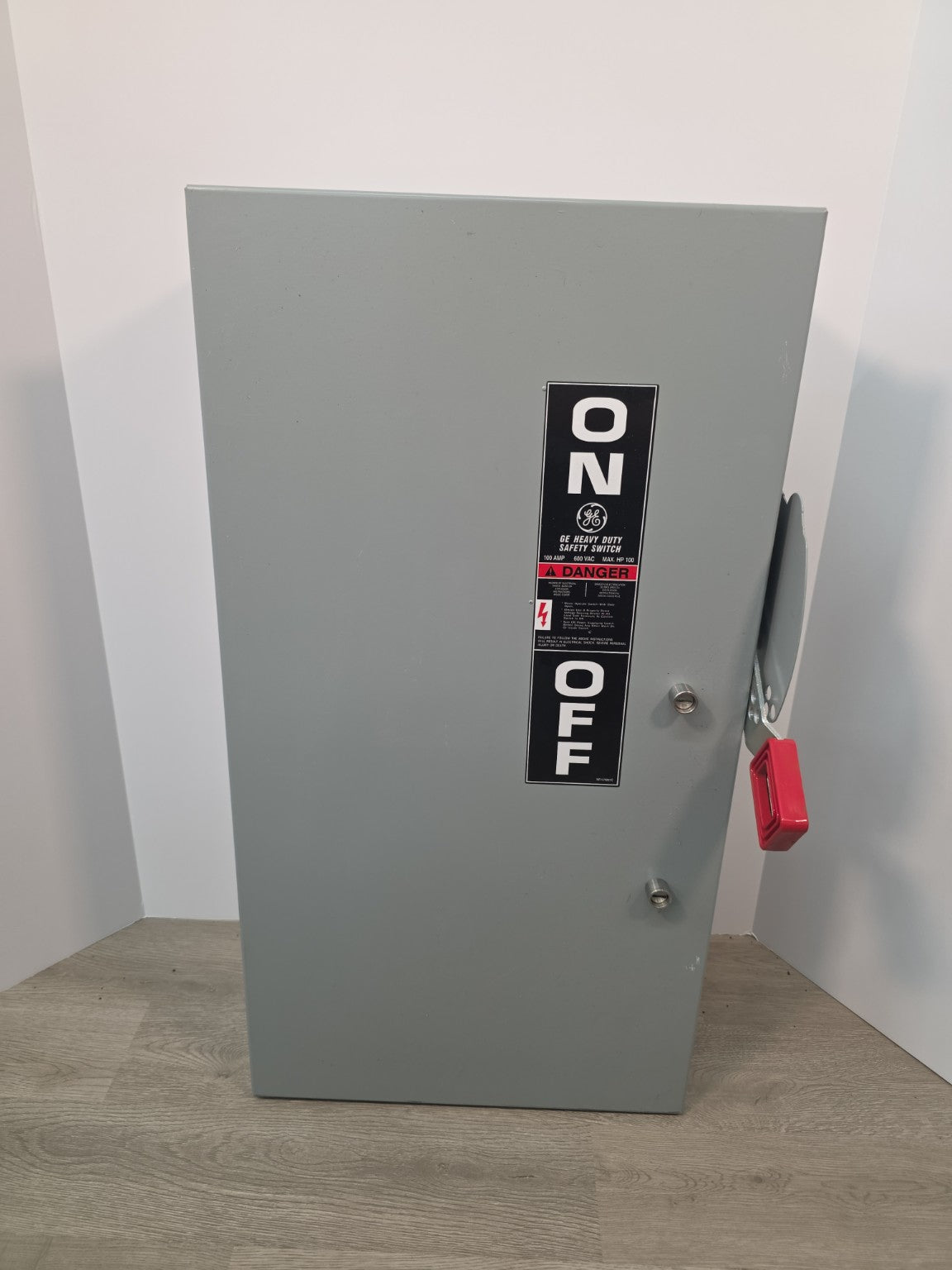 GE THN3363J Heavy Duty Safety Switch 100A 600VAC 3-Pole Non-Fused