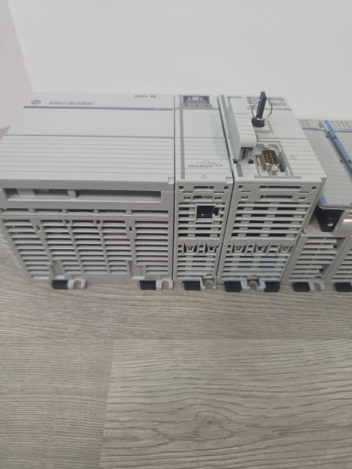 Allen-Bradley 1768-L45 CompactLogix PLC 1768-ENBT 1768-PB3 + I/O Modules
