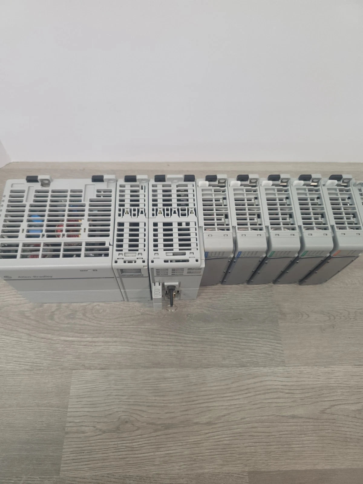 Allen-Bradley 1768-L45 CompactLogix PLC 1768-ENBT 1768-PB3 + I/O Modules
