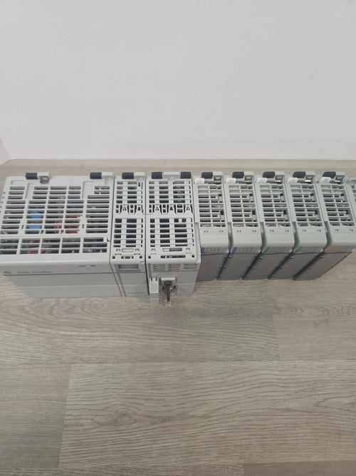 Allen-Bradley 1768-L45 CompactLogix PLC 1768-ENBT 1768-PB3 + I/O Modules